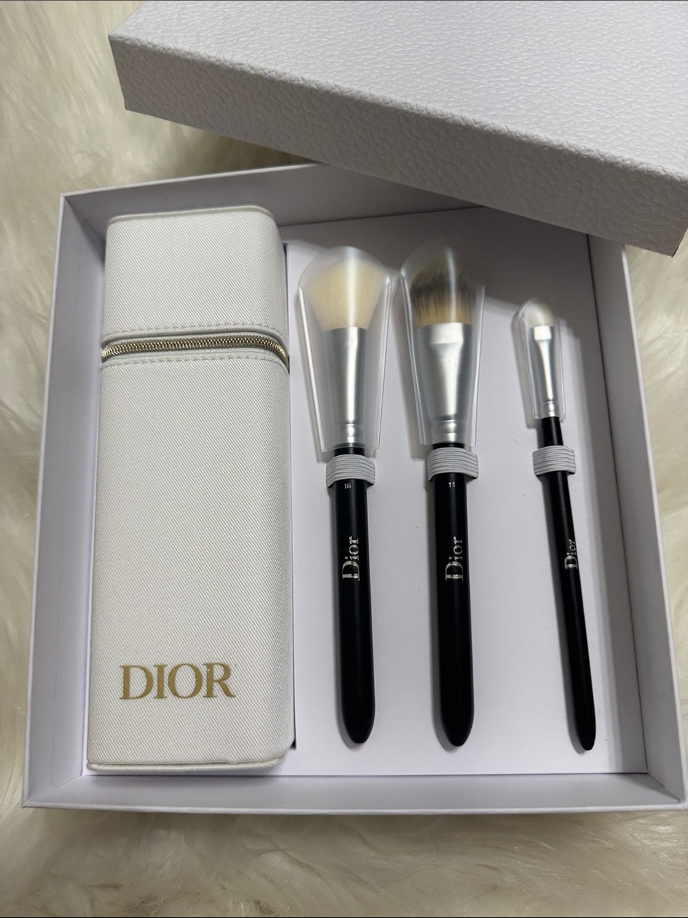 Dior White and Black Travel Brush Set with Gold Logo - Picture 1 of 5